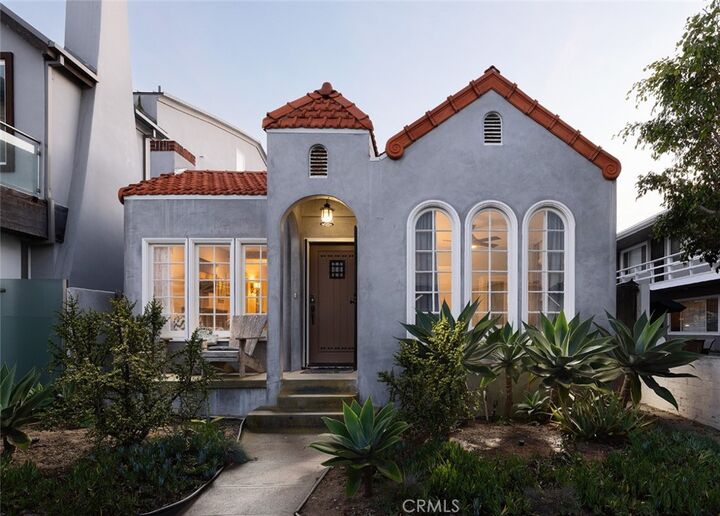 1113 W Balboa Boulevard  Newport Beach CA 92661 photo