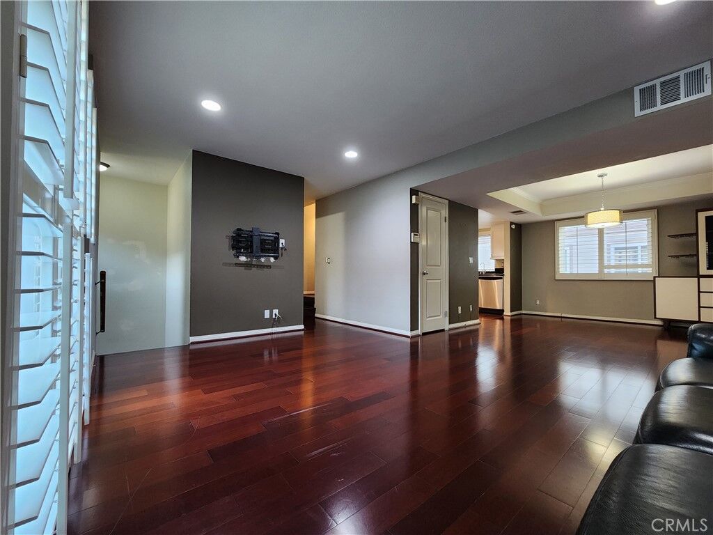 Property Photo:  145 Bonita Street C  CA 91006 