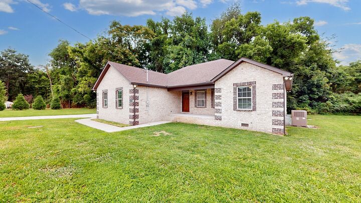 Property Photo:  108 Virginia Ct  TN 37160 