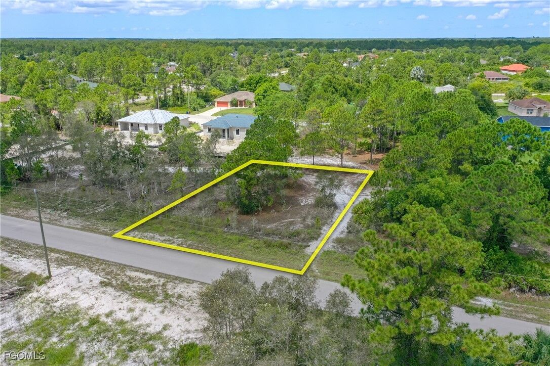 Property Photo:  762 Crystal Avenue S  FL 33974 