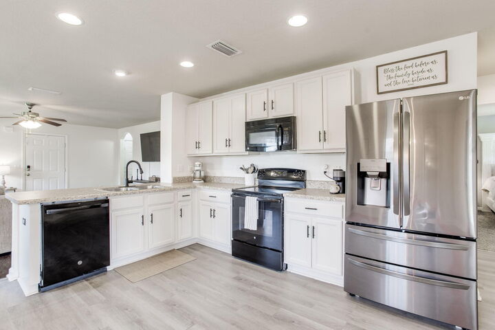 Property Photo: 5960 Palermo Drive FL 32571
