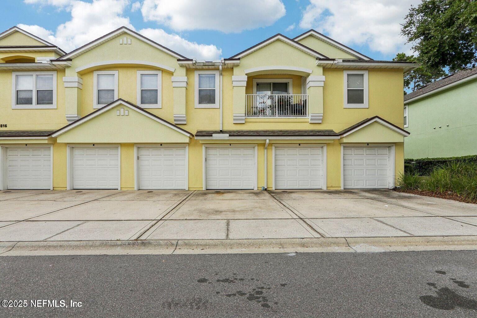 Property Photo: 13816 Herons Landing Way 1 FL 32224