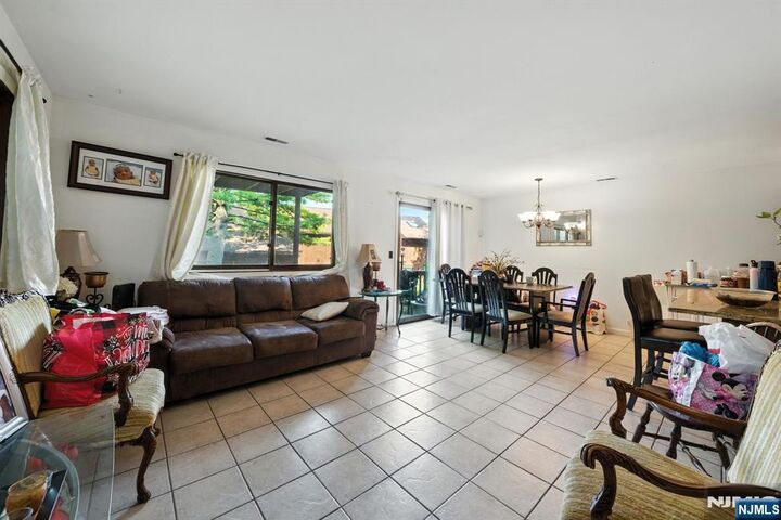 Property Photo:  1 Sundance Court 7  NJ 07462 