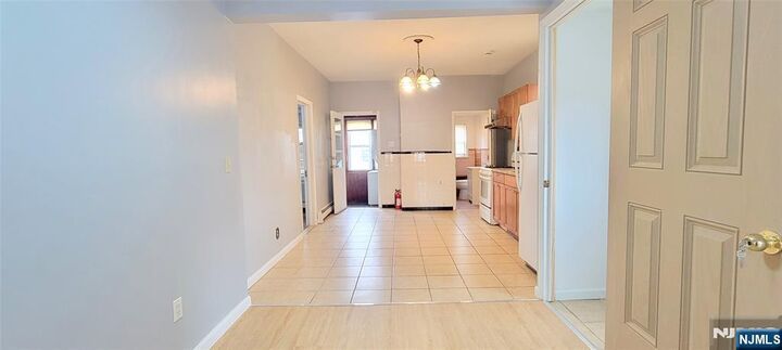 Property Photo:  122 Cross Street 2  NJ 07029 