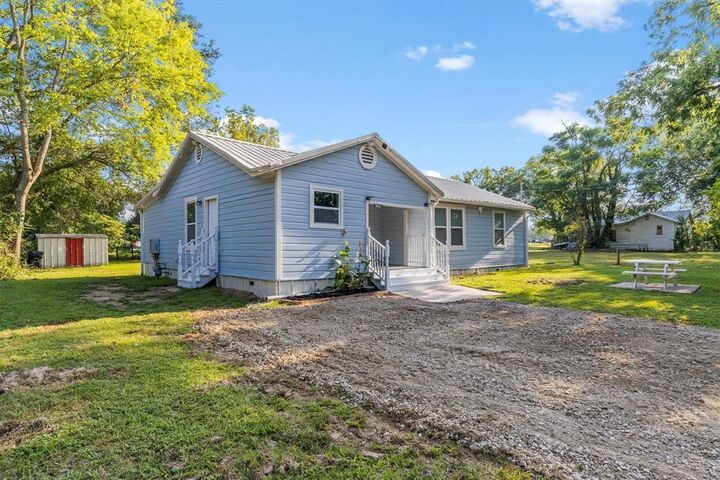 Property Photo: 208 Lee Ivie Lane TX 75440