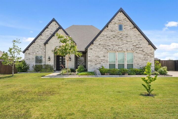 Property Photo: 619 Stonehollow Drive TX 76208