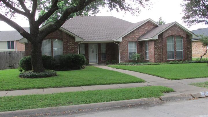 2305 Sherwood Drive  Ennis TX 75119 photo