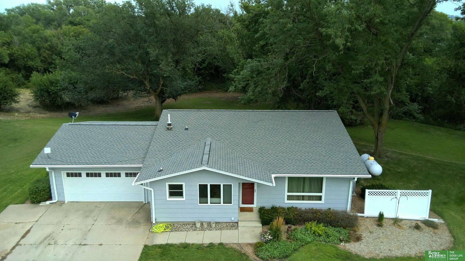 Property Photo:  1015 M Road  NE 68467 