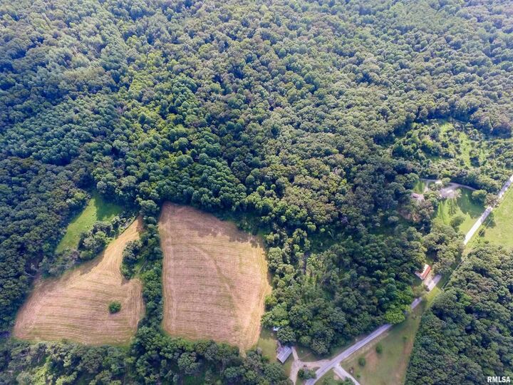 Property Photo:  661 Bassett South County Road 653 K  IL 62931-4413 