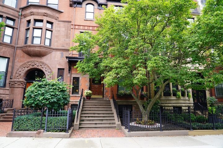 Property Photo: 346 Beacon St 1 MA 02116