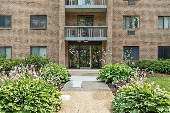 65 Commons Drive 410  Shrewsbury MA 01545 photo