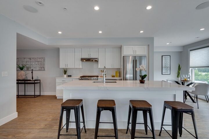 Property Photo:  135 Hancock St 18  MA 02171 