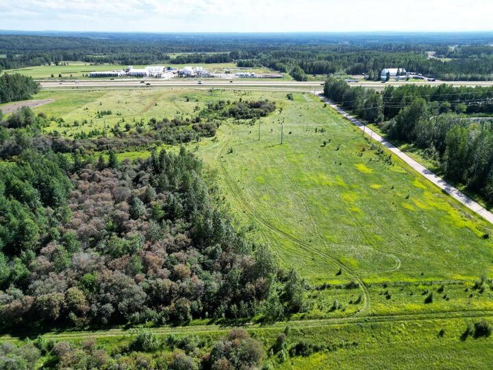 Property Photo:  18032 Township Road 532A  AB T7E 1V6 