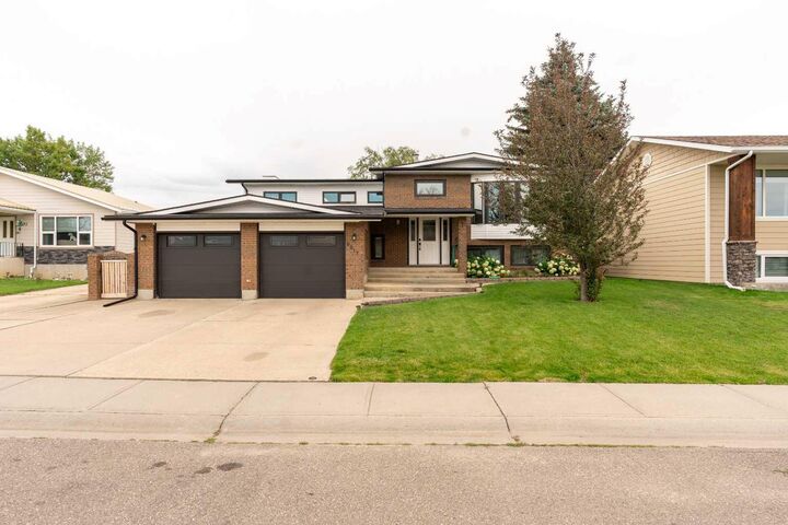 6017 57 Street  Taber AB T1G 1K1 photo