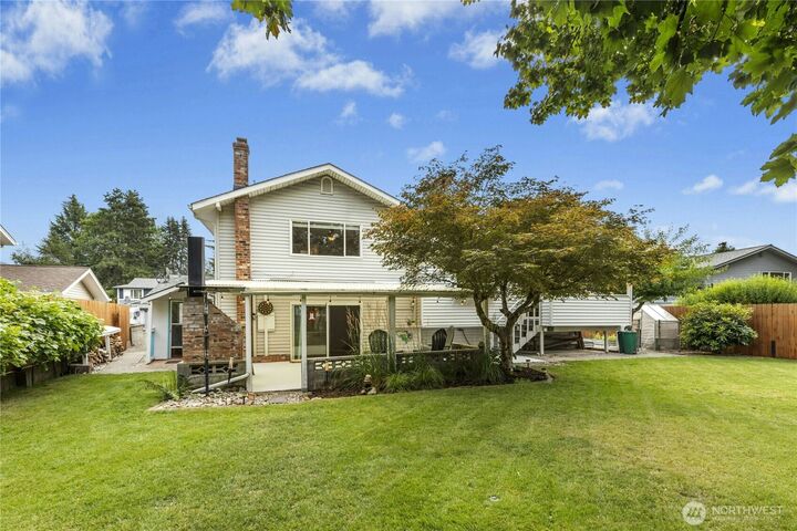 Property Photo: 2221 Vashon Avenue NE WA 98059