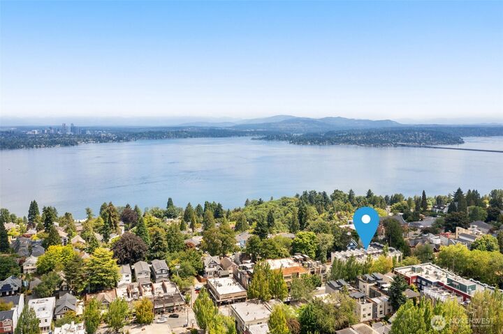 Property Photo:  1104 A  34th Avenue  WA 98122 