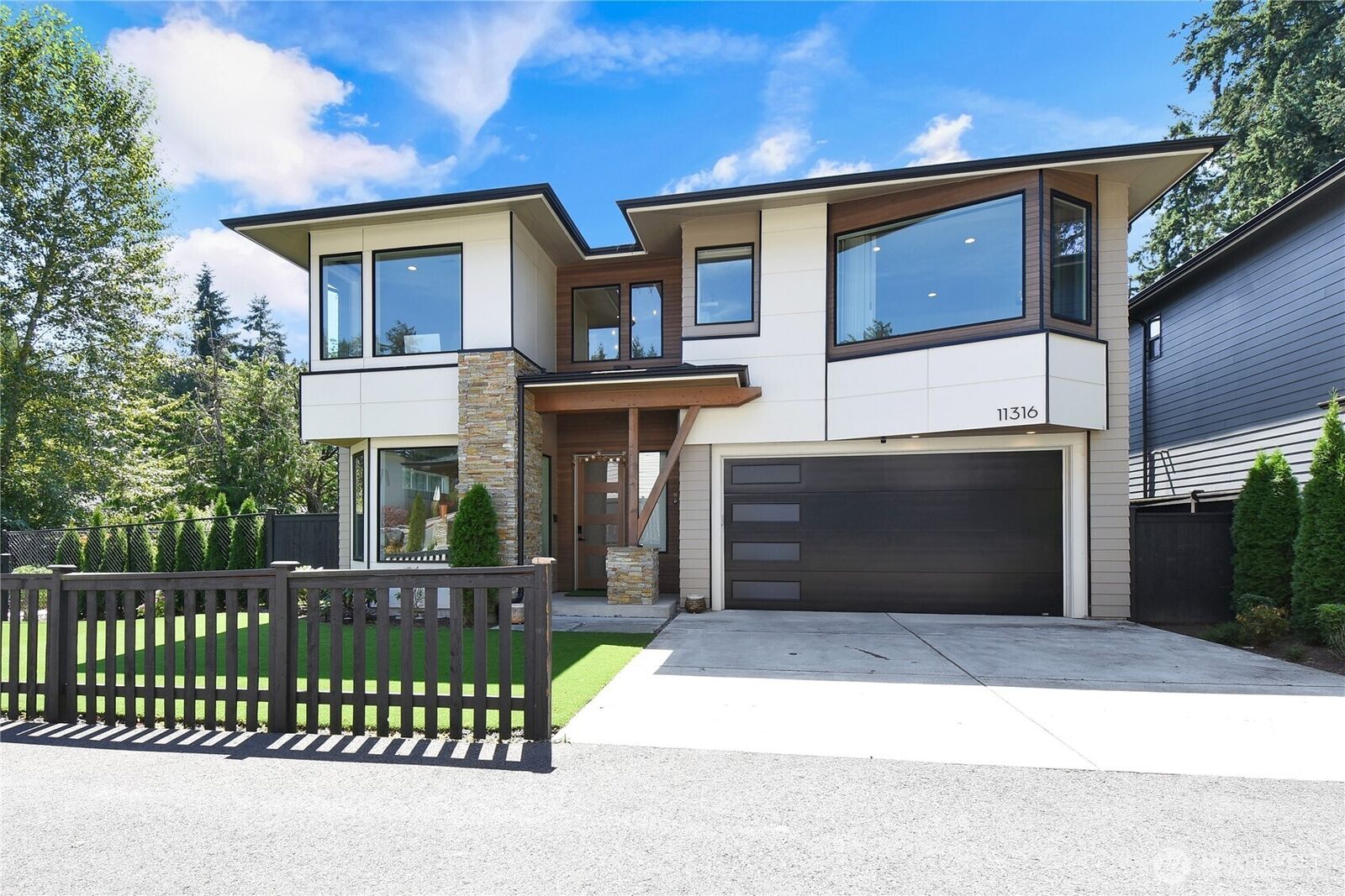Property Photo: 11316 115th Avenue NE WA 98033