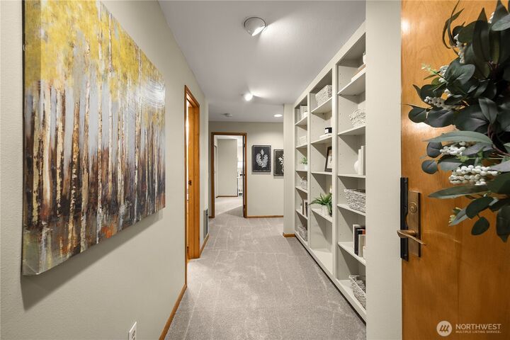 Property Photo: 2211 NE 54th Street 1C WA 98105