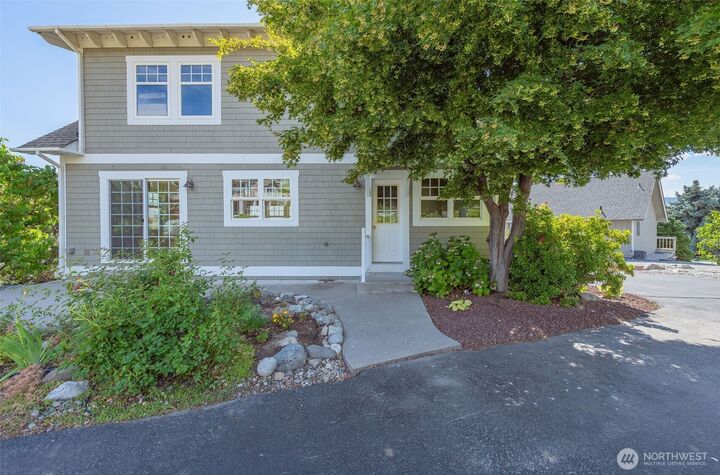 Property Photo:  100  Eldorado Way  WA 98816 