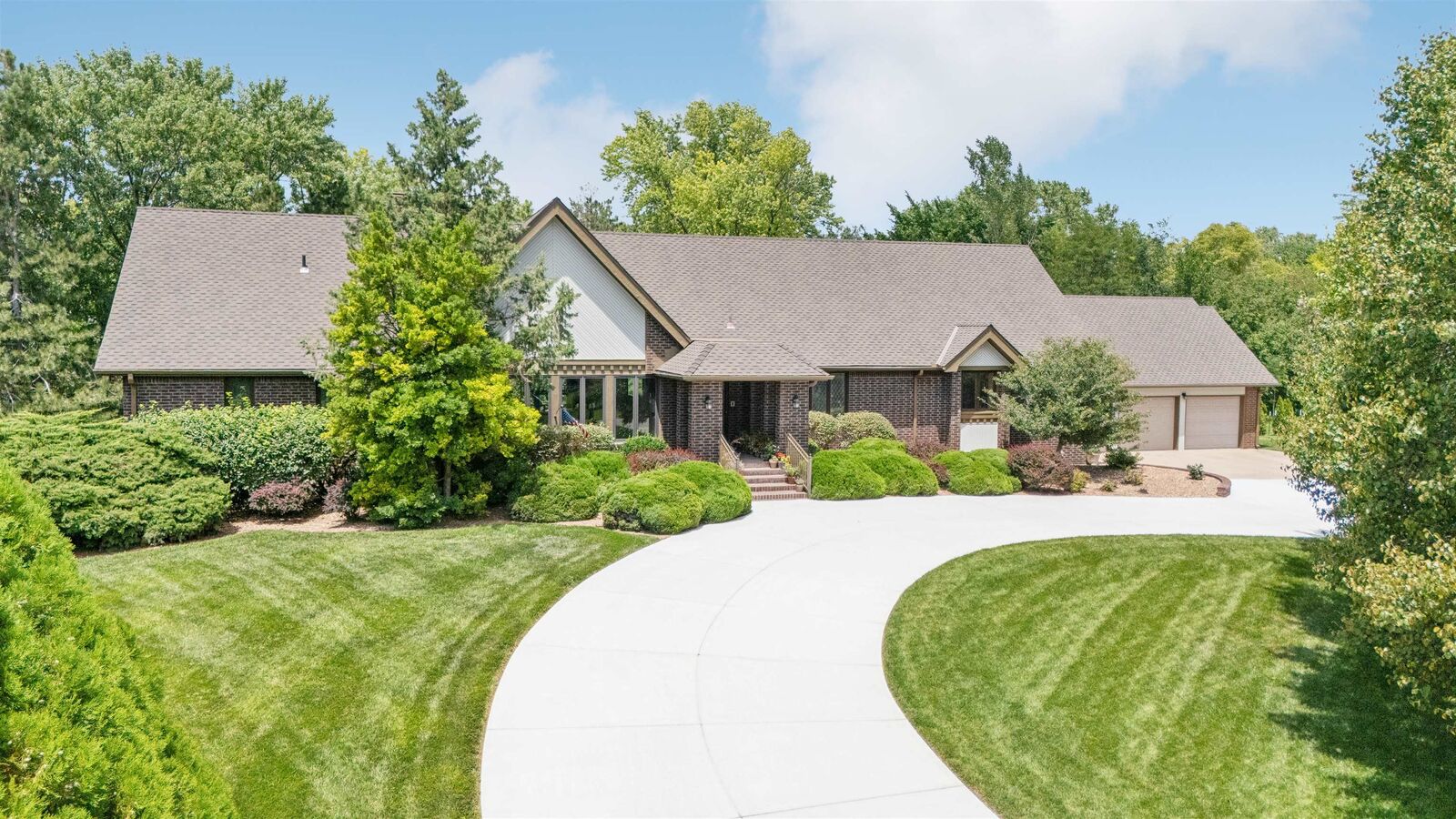 Property Photo:  11 N Sandpiper St  KS 67230 