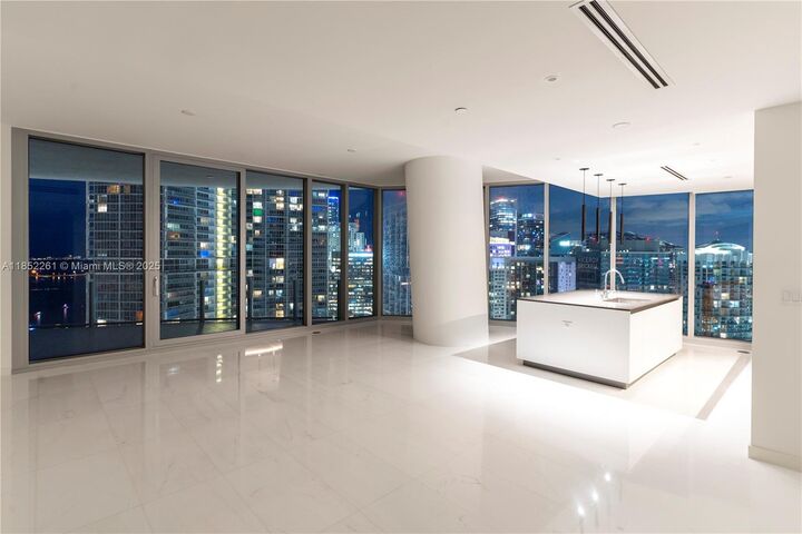 Property Photo:  300 Biscayne Blvd Way 4007  FL 33130 