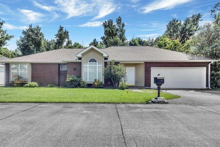 Property Photo: 2713 Henderson Bayou Place LA 70605