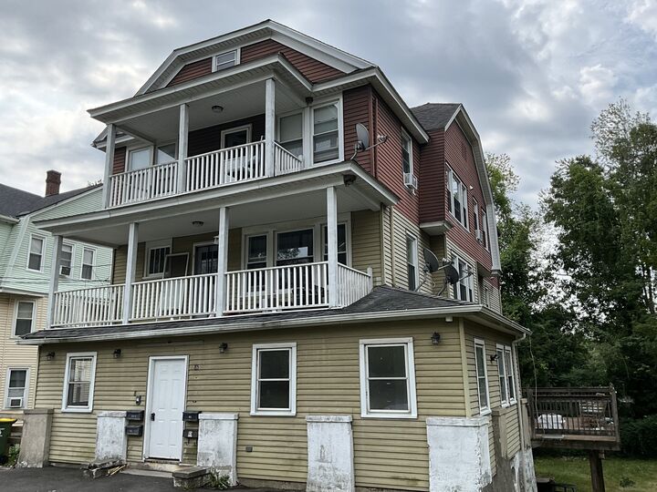 Property Photo:  83 Vernon Street  CT 06708 