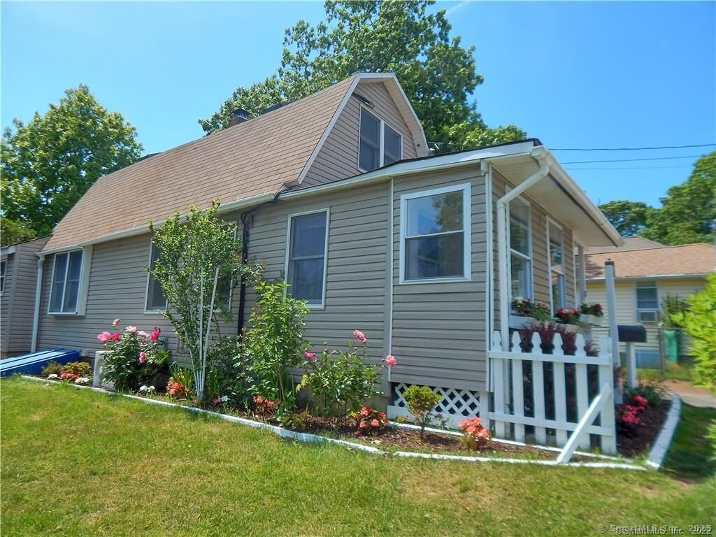 Property Photo:  8 Peak Avenue  CT 06460 