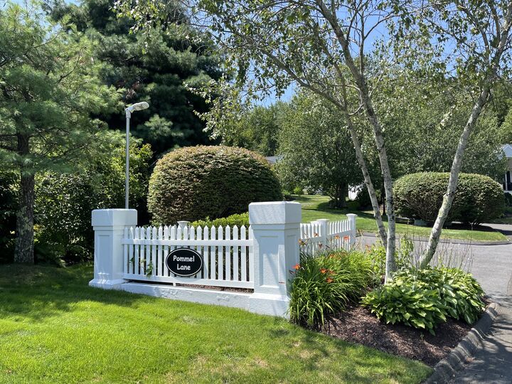 Property Photo:  