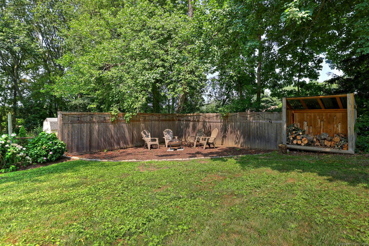 Property Photo:  64 Oriole Lane  CT 06460 