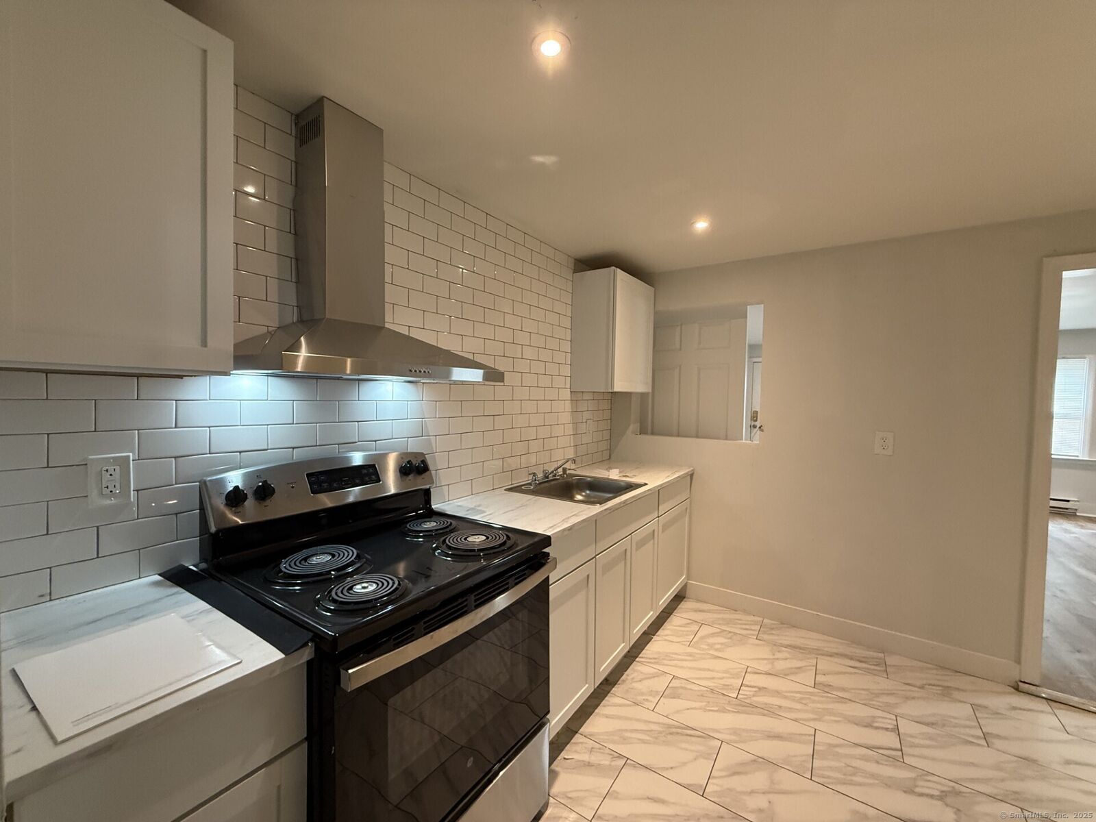 Property Photo:  203 Horace Street 2  CT 06610 