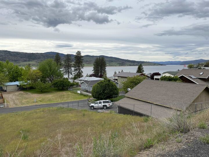 Property Photo: 3312 Roosevelt Dr WA 99122