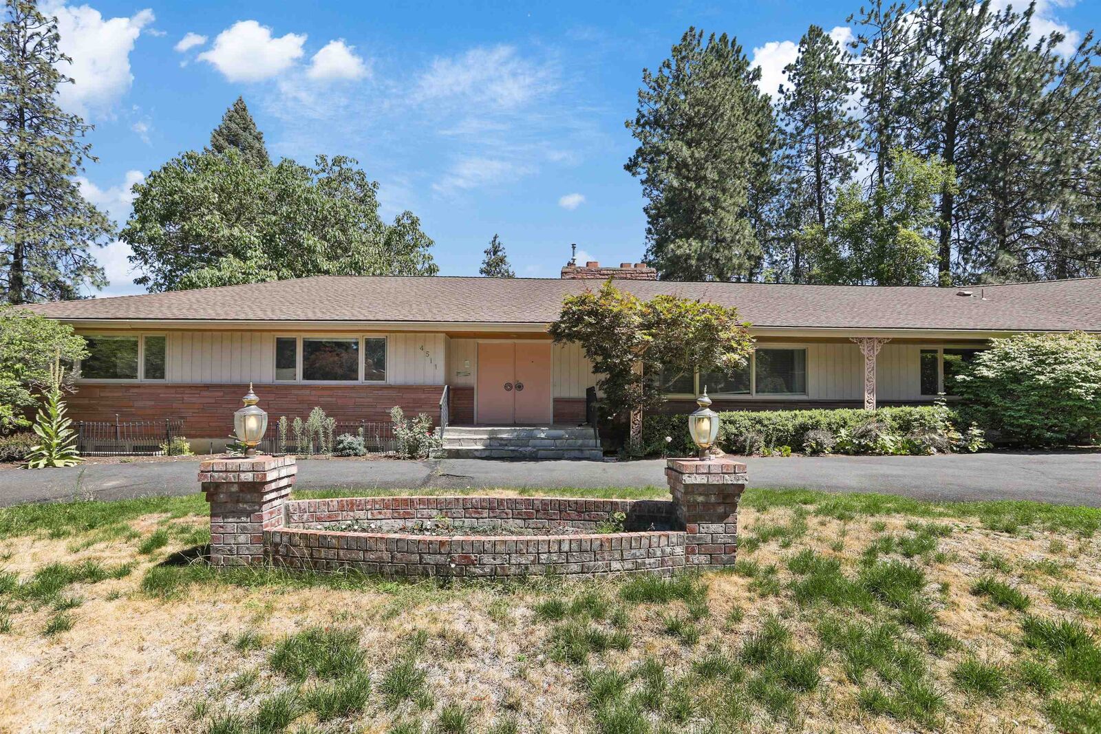 Property Photo: 4511 S Hogan St WA 99223
