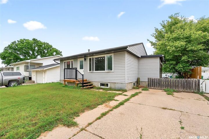 Property Photo:  1114 Caribou Street W  SK S6H 7K6 