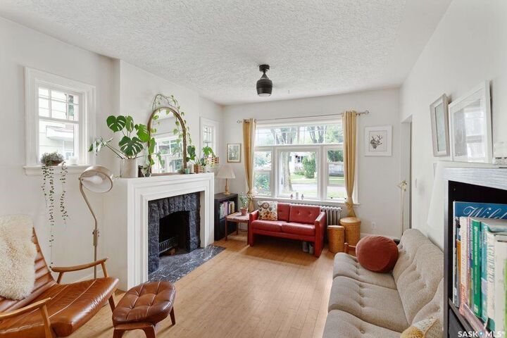 Property Photo: 314 E Avenue N SK S7L 1R8