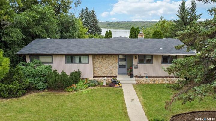 1908 Pembina Avenue  Saskatoon SK S7K 1C3 photo
