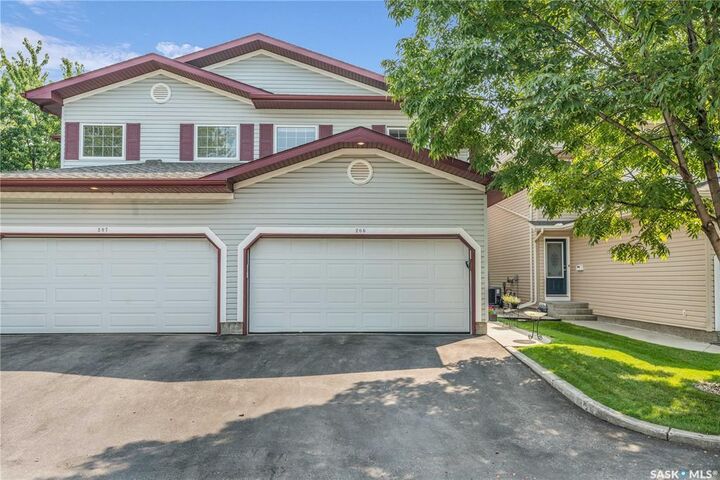 Property Photo: 615 Kenderdine Road 208 SK S7N 4V1