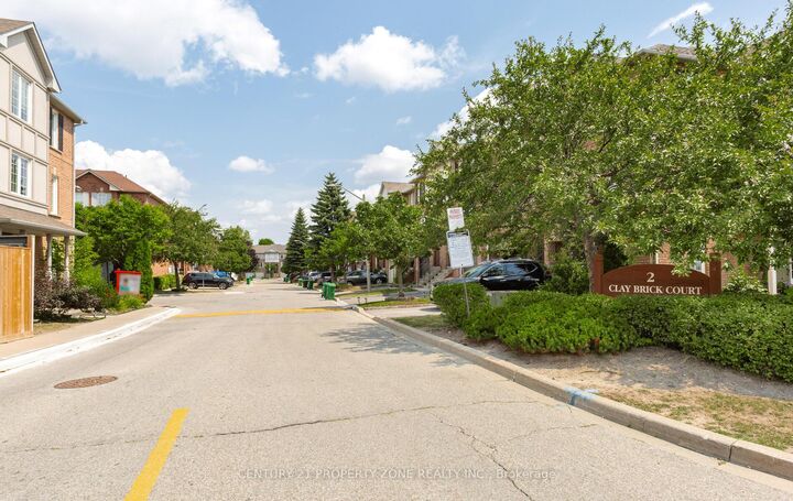 Photo de la propriété:  2 Claybrick Court 39  ON L6V 4M7 