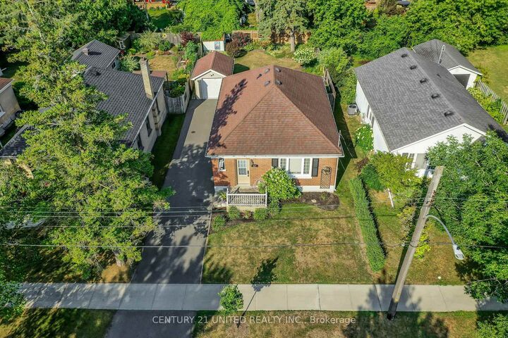 Property Photo:  647 Montrose Street  ON K9J 3C3 