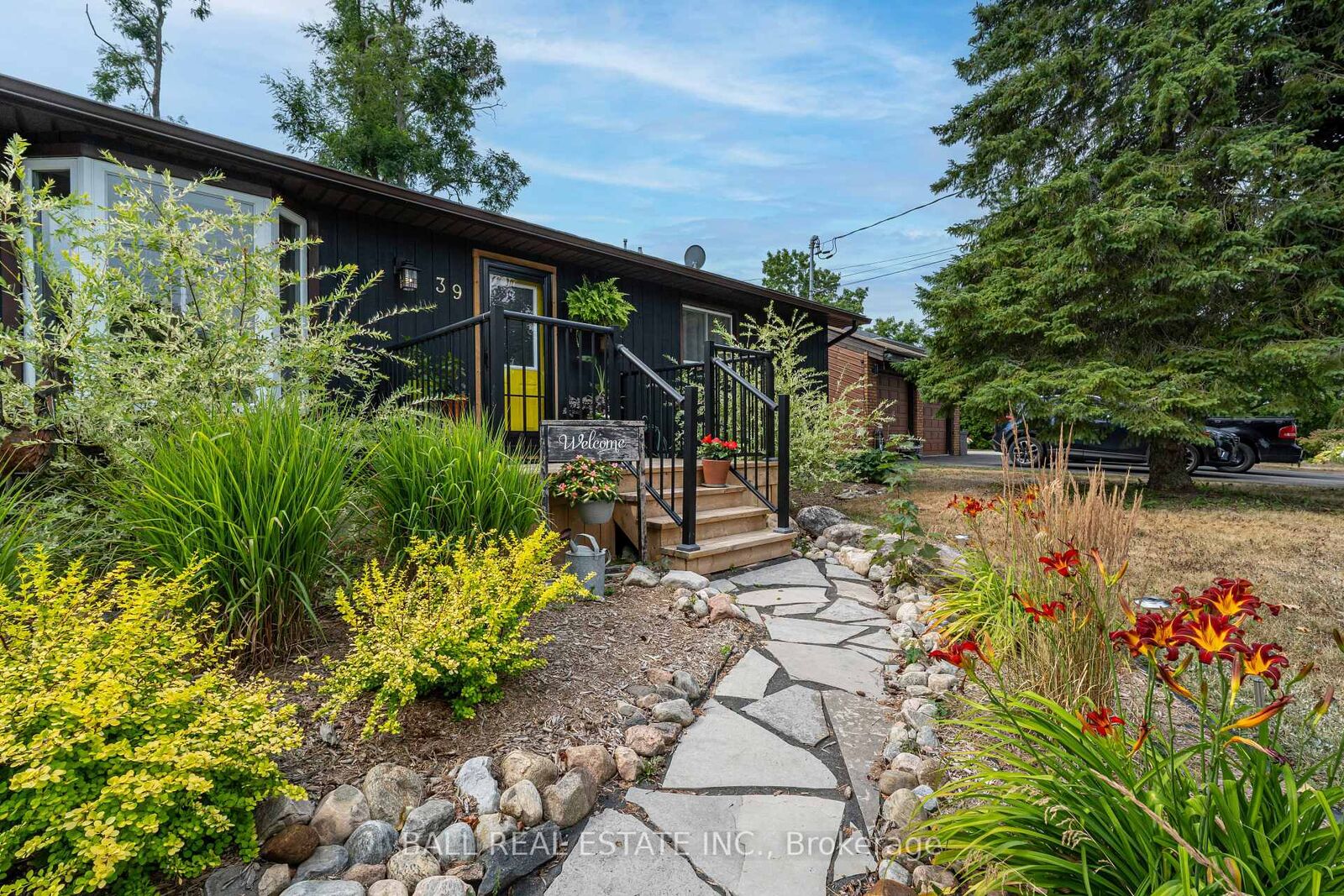 Property Photo: 39 Bishop Street ON K0L 2H0