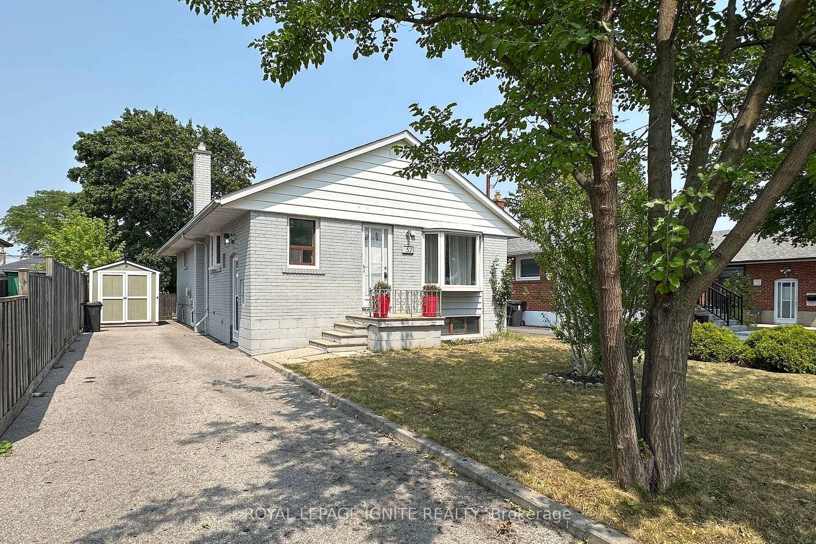 Property Photo:  52 Terraview Boulevard  ON M1R 4L9 