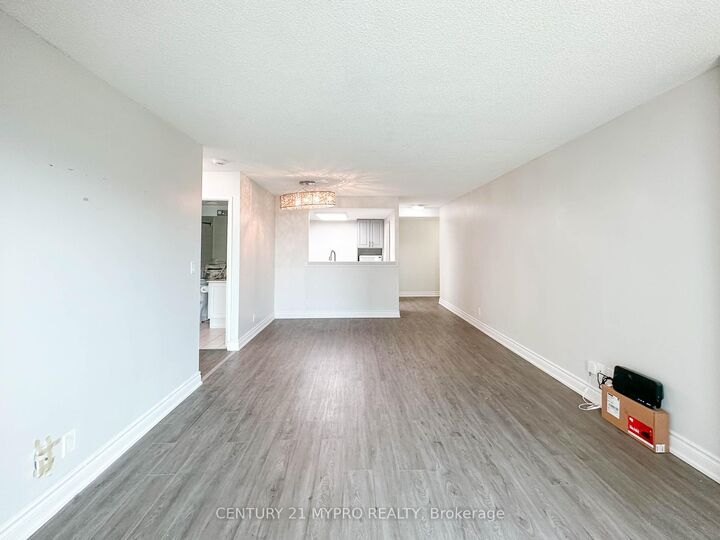Photo de la propriété:  8 Lee Centre Drive 913  ON M1H 3H8 