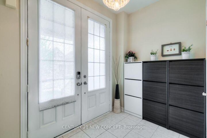 Photo de la propriété:  521 McGregor Farm Trail  ON L3X 0H7 