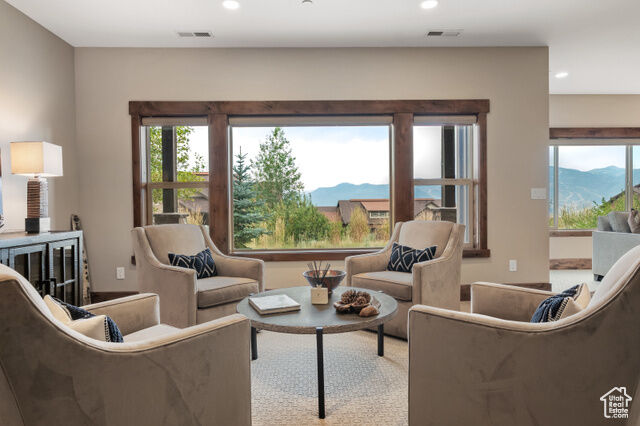 Property Photo: 1738 E Viewside Cir UT 84036