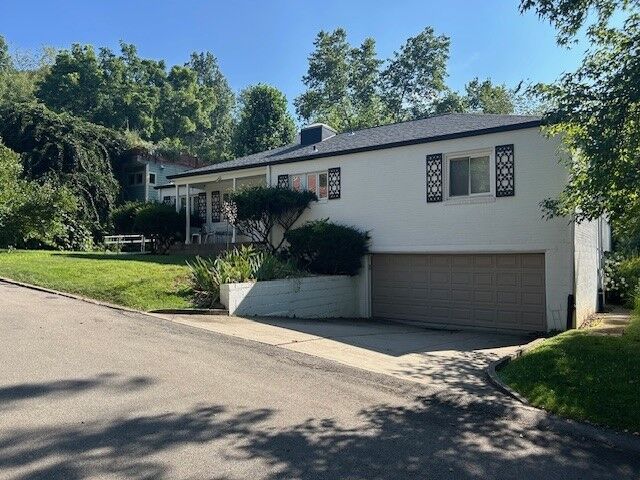 Property Photo: 6751 Forest Glen Rd PA 15217