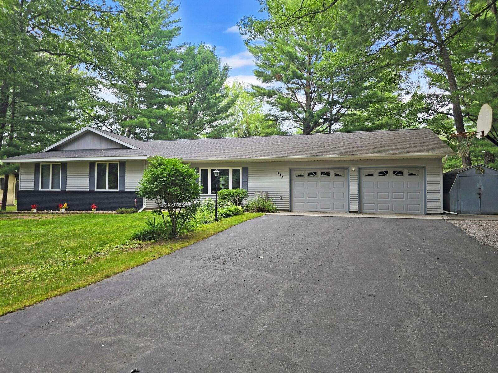 Property Photo:  333 Bright Angel Drive  MI 48651