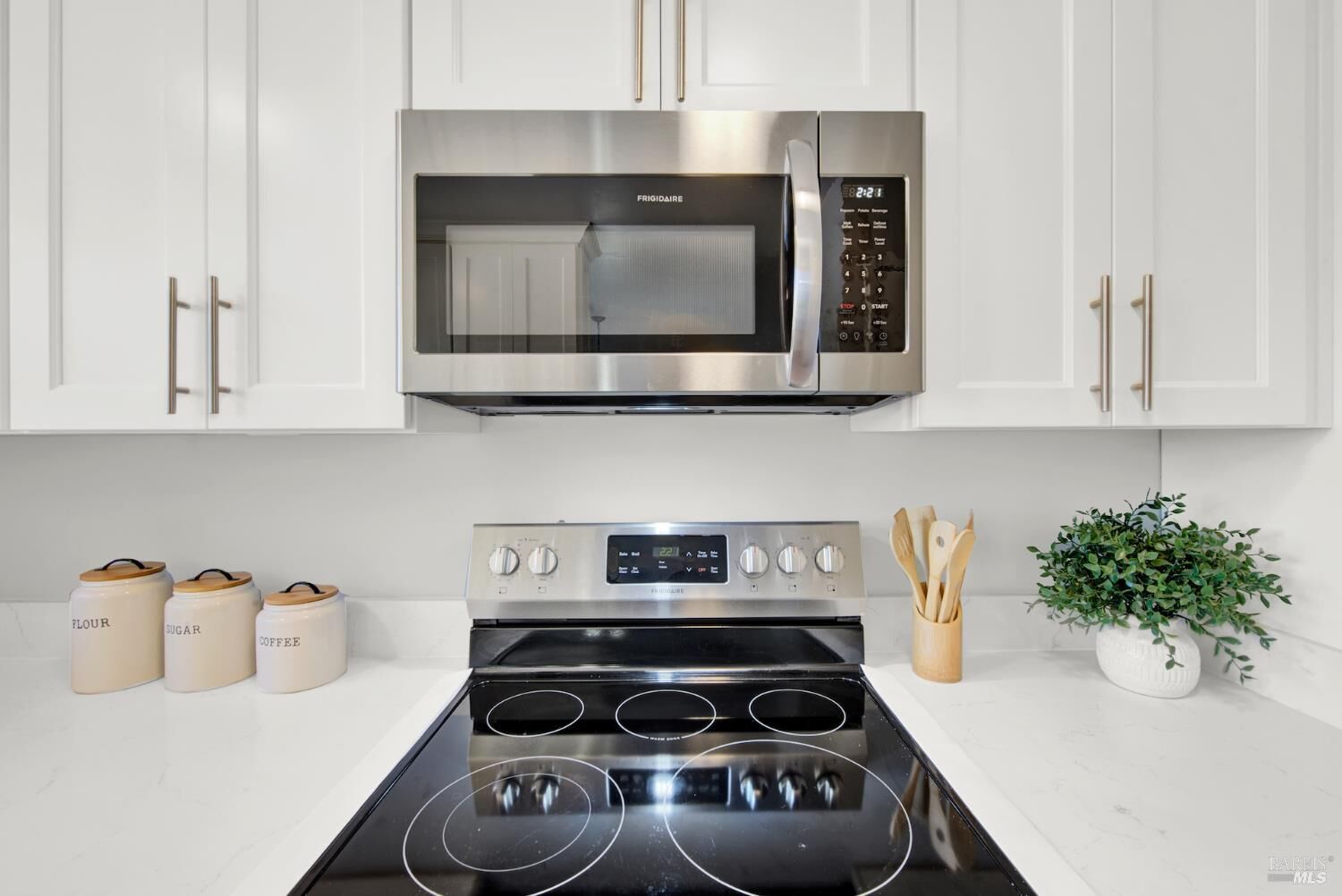 Property Photo:  184 Carlsbad Circle  CA 95687