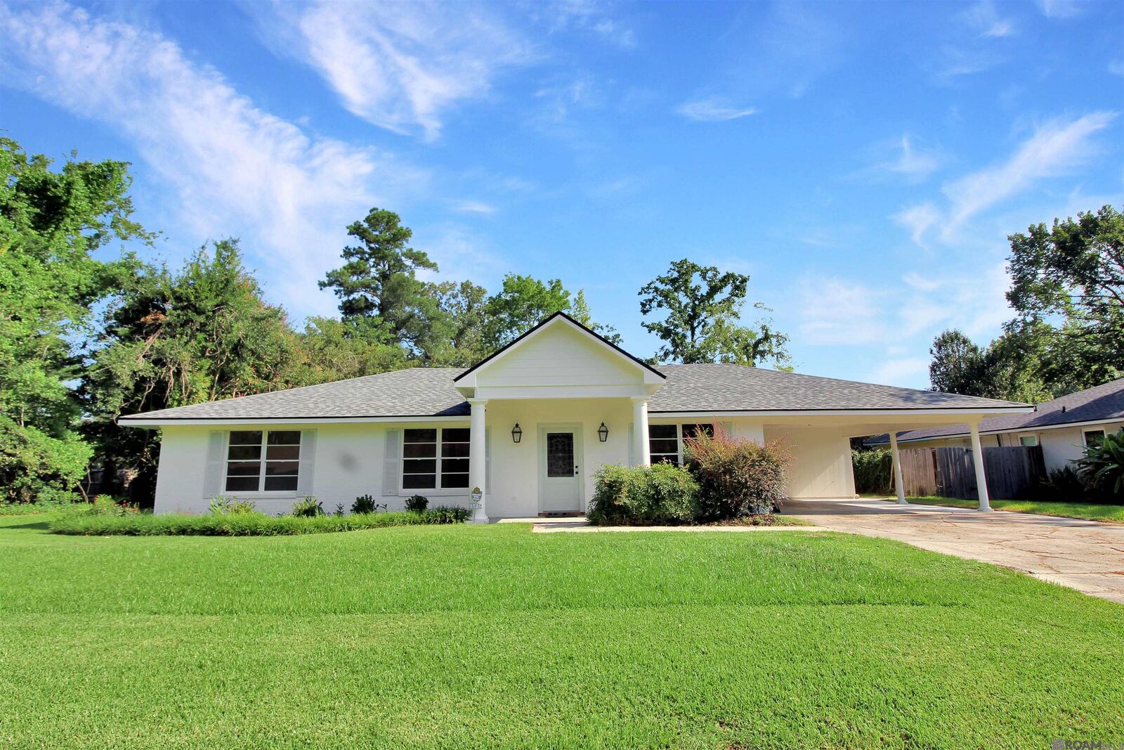Property Photo: 9525 Southmoor Dr LA 70815