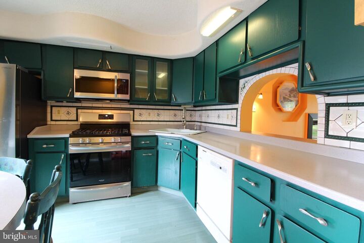 Property Photo:  9 Fillmore Place  NJ 08648 