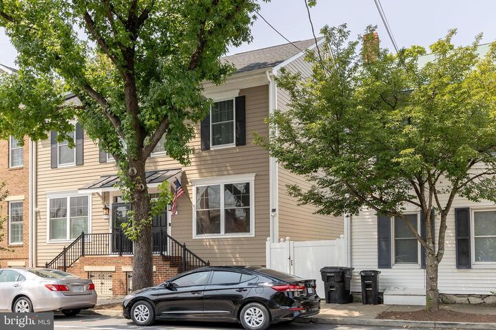 Property Photo: 711 S Braddock Street VA 22601